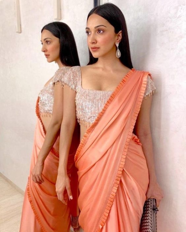 Kiara Advani simple saree poses for photoshoot